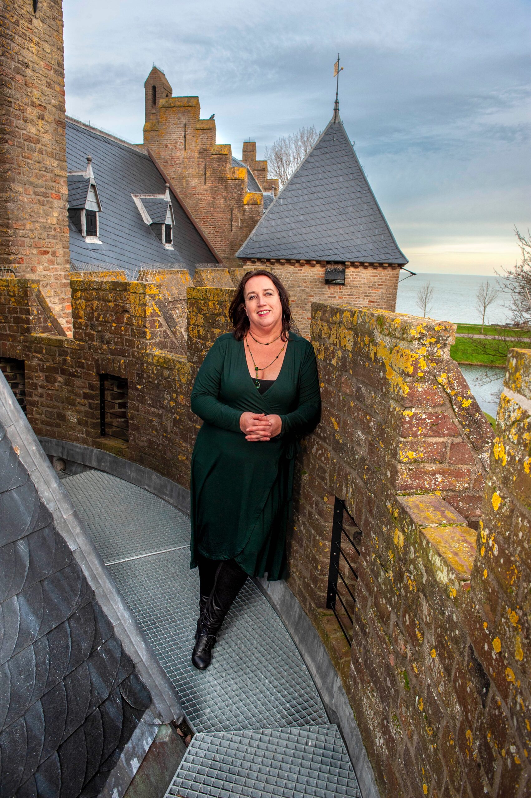 Vrouw op kasteel